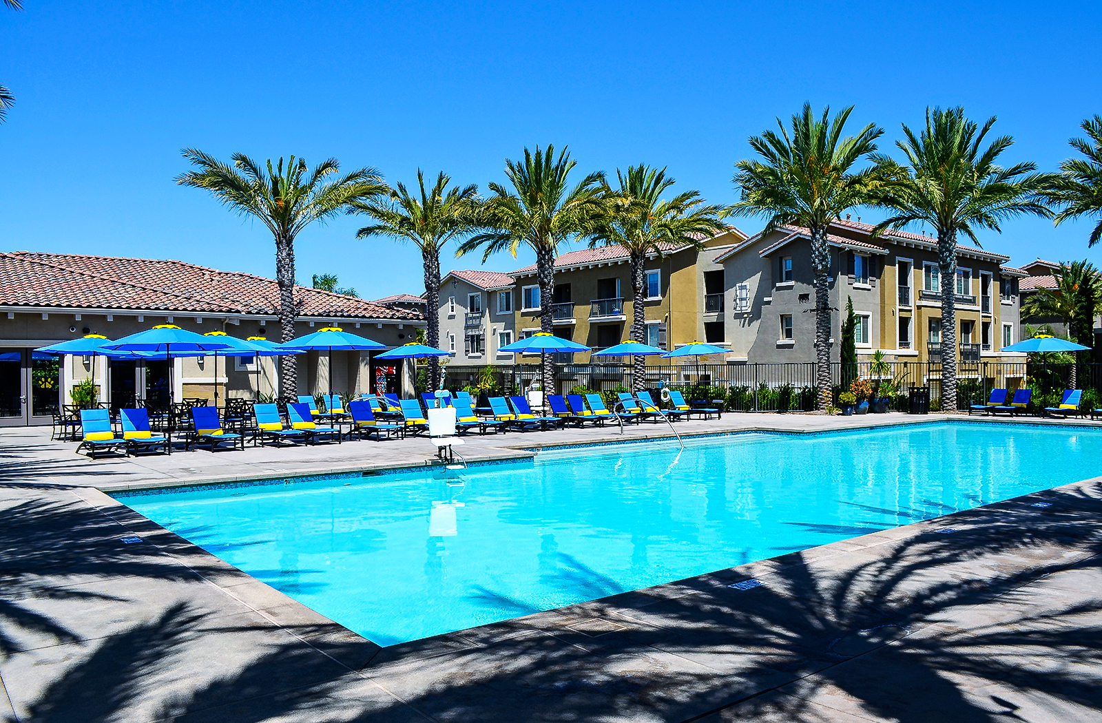 Rent Apartments in Vista Village Preserve at Melrose Apartments